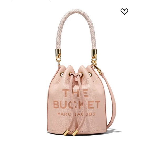 Marc Jacobs THE LEATHER
BUCKET BAG - Picture 4 of 5